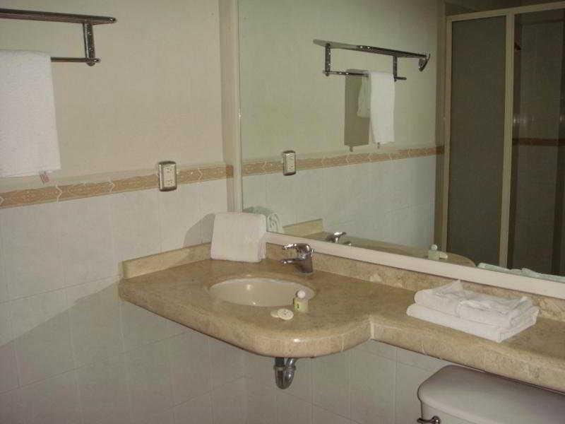 Hotel Montreal Λεόν Εξωτερικό φωτογραφία